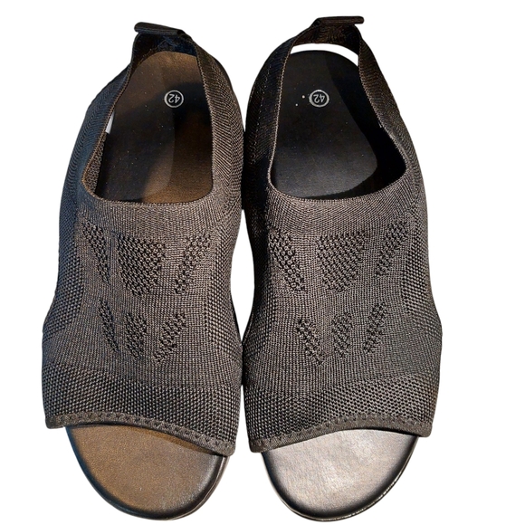 Women's Black Cut-Out Fabric Open Toe Slingback Chunky Sandals Walk Easy NWOT 11 - Picture 1 of 10